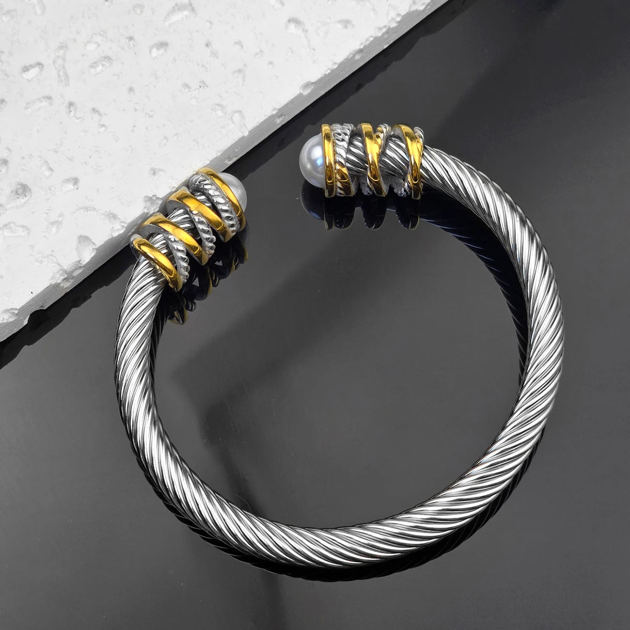 Designed for women 6mm stainless steel cable opening adjustable bracelet with jewelry pouch Holiday jewelry gift for women