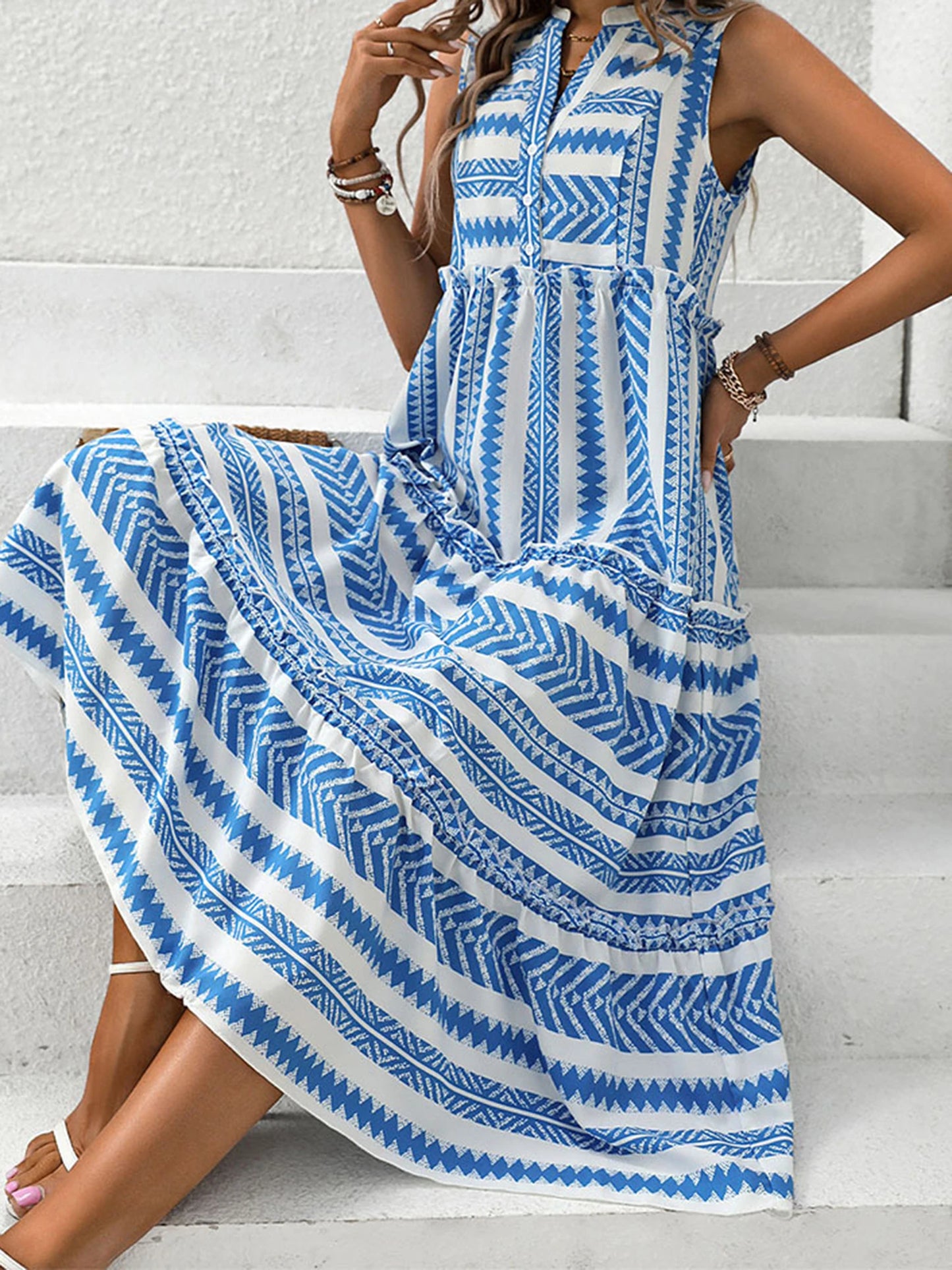 Elegant Floral Print Sleeveless Dress with V-Neck and Button Detail for Women s Summer Beach Party or Streetwear Club