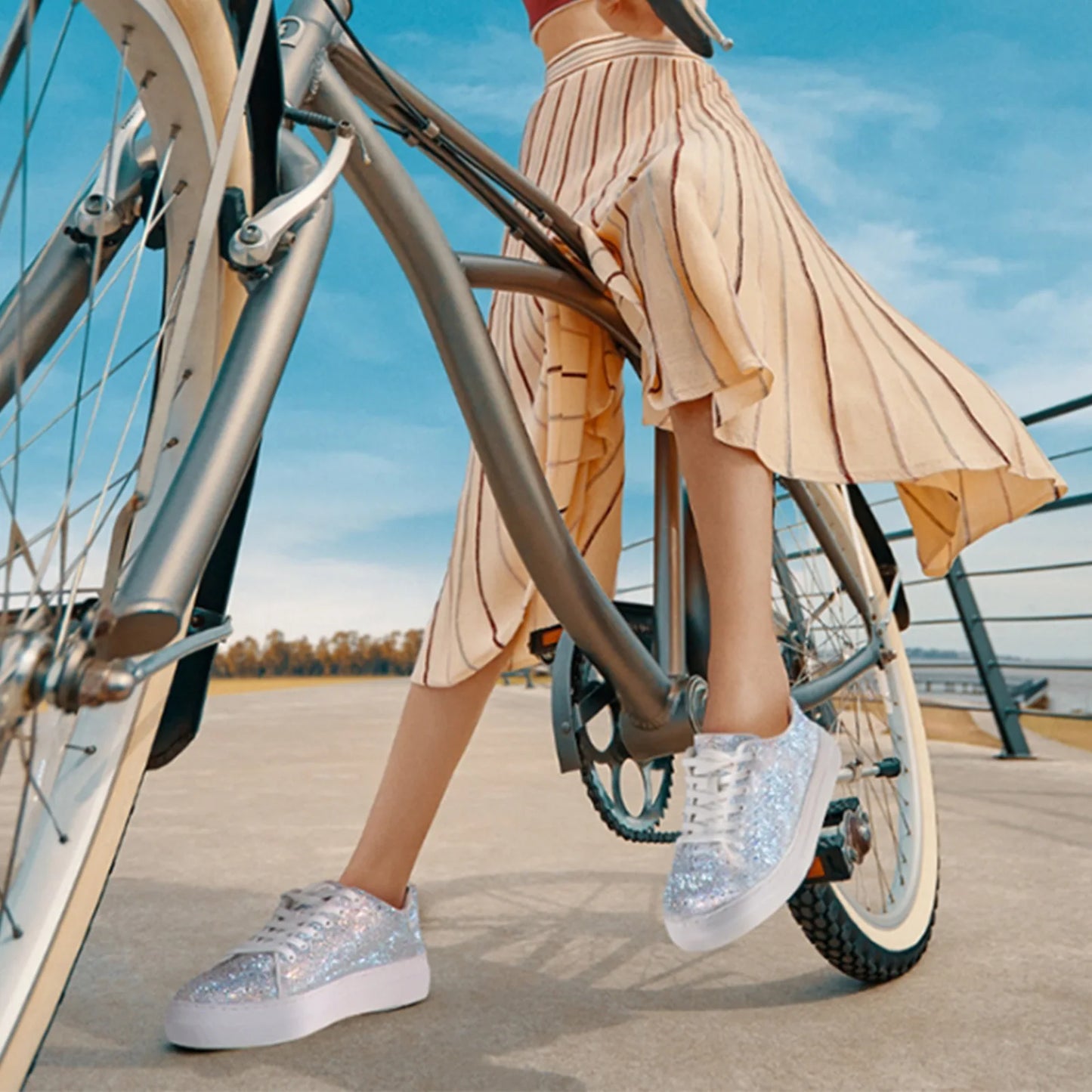 Sparkle Rhinestone Sneakers for Women Bling Sneakers Rhinestone Sneakers White Shoe Glitter Fashion Bedazzled Platform Tennis Sh