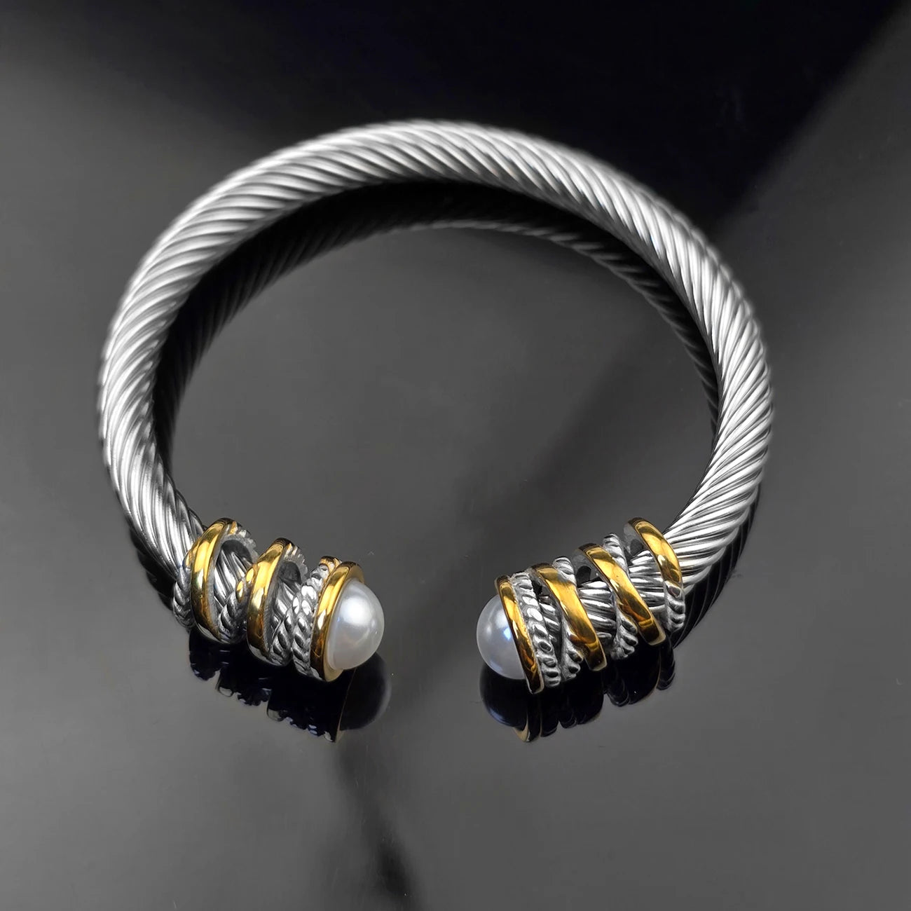 Designed for women 6mm stainless steel cable opening adjustable bracelet with jewelry pouch Holiday jewelry gift for women