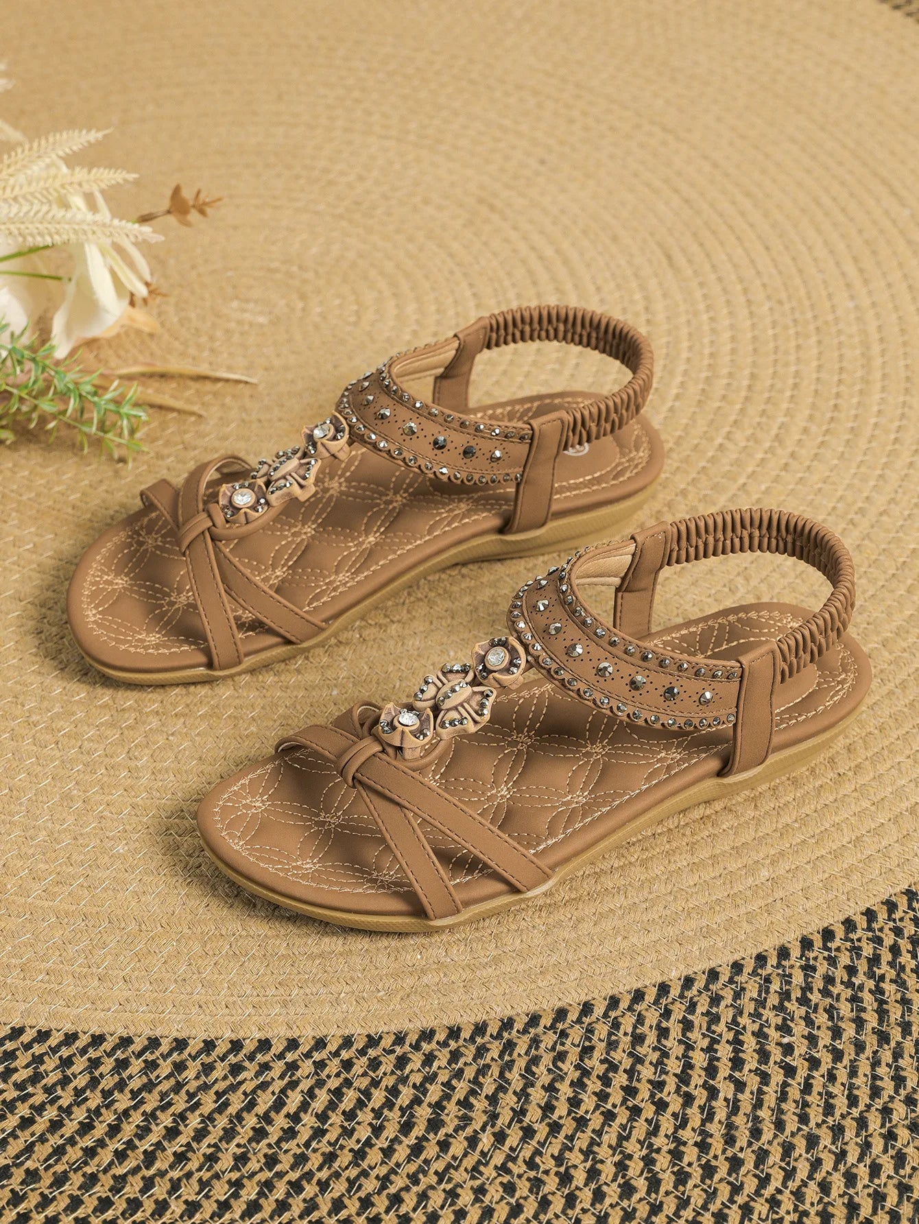 Women'S Sandals Bohemian Style Flat Shoes Suitable For Outdoor Beach Shoe Diamond-Studded Casual Fashion With Skirt Black White