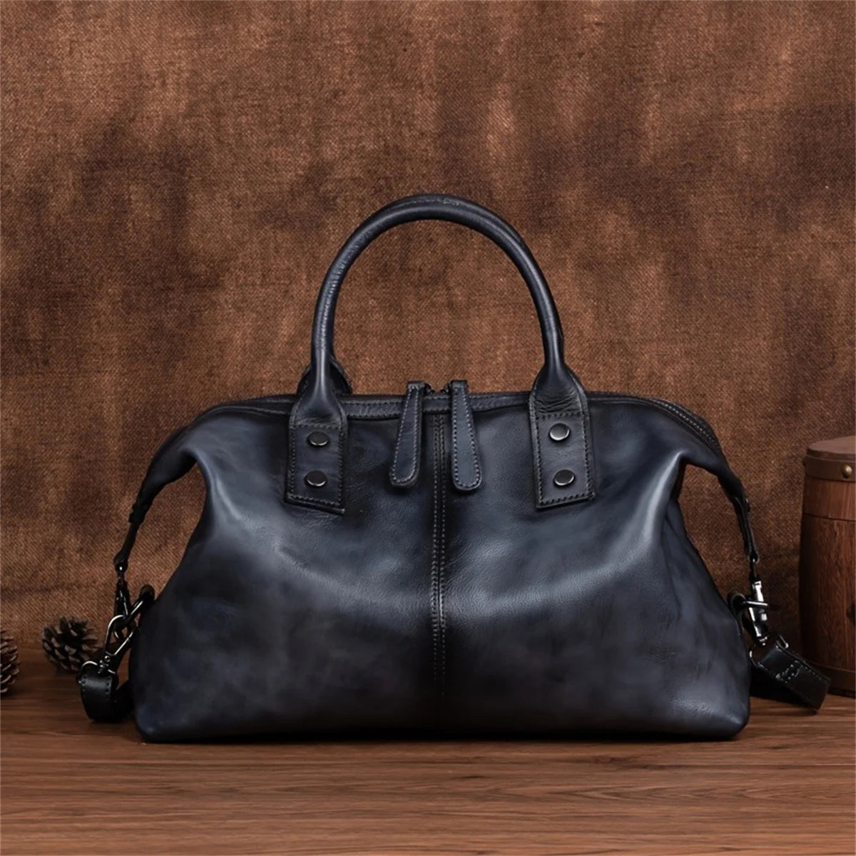 Luxurious Vintage Dumpling Shoulder Bag - Genuine Leather, Large Capacity, Top-Handle, Casual, Stylish, and Spacious Handbag