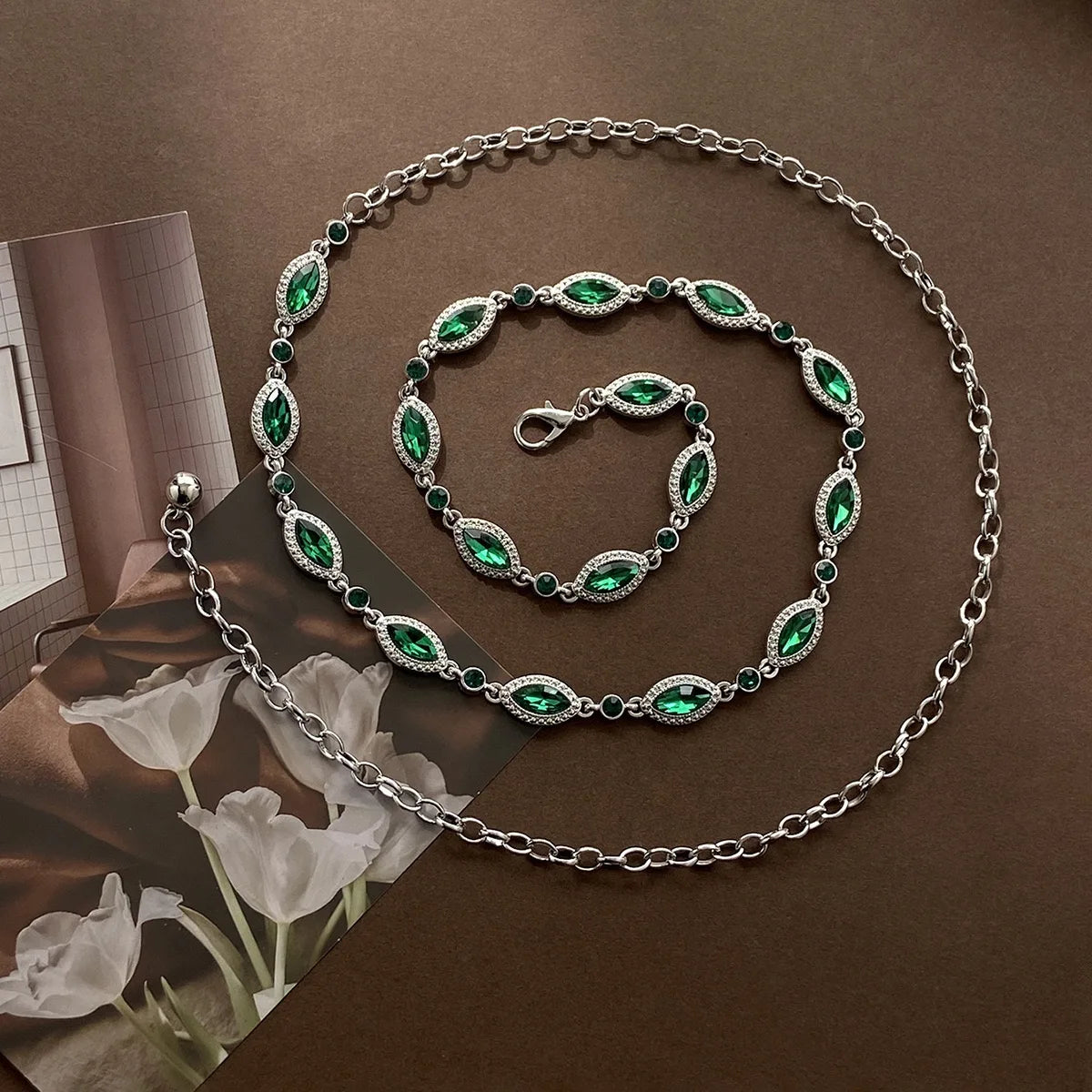 Shining Green Red Artificial Crystal Waist Chain Single Piece Stylish Luxury Design Belt For Women Party Evening Dance Accessory