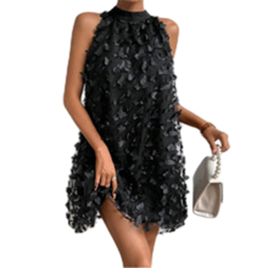 Elegant Lace Embroidered Sleeveless Halter Neck Dress with Floral Appliques and Mesh Overlay for Summer Cocktail Party