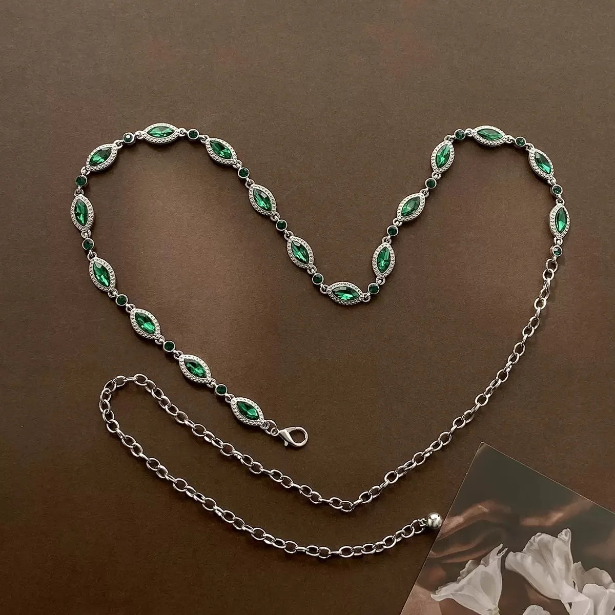 Shining Green Red Artificial Crystal Waist Chain Single Piece Stylish Luxury Design Belt For Women Party Evening Dance Accessory