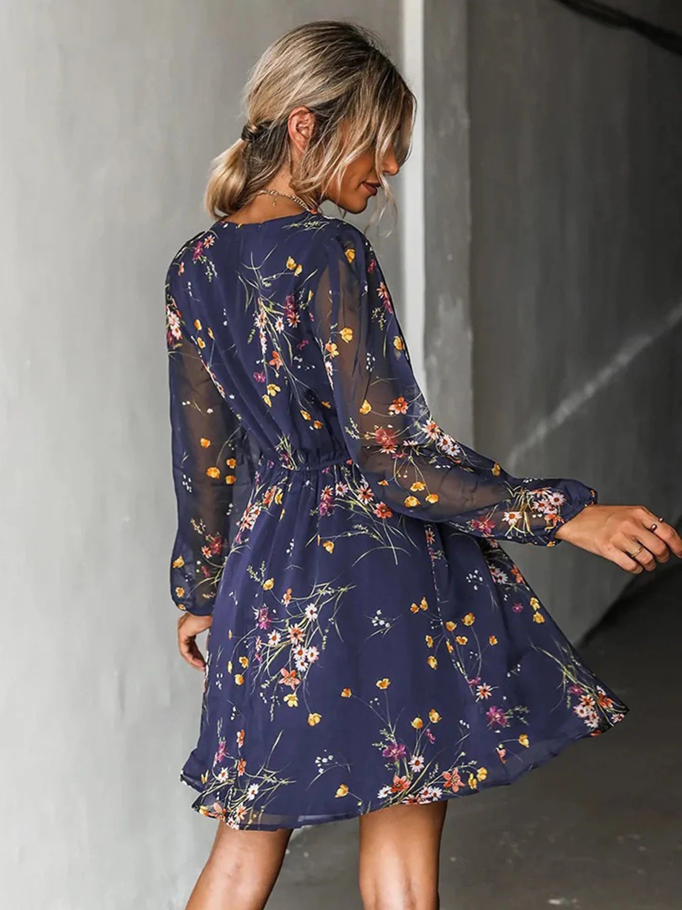 New Women's Floral Printed Chiffon V-Neck Mini Dress, Comfortable Fit, Suitable for Summer Vacation and Daily Wear