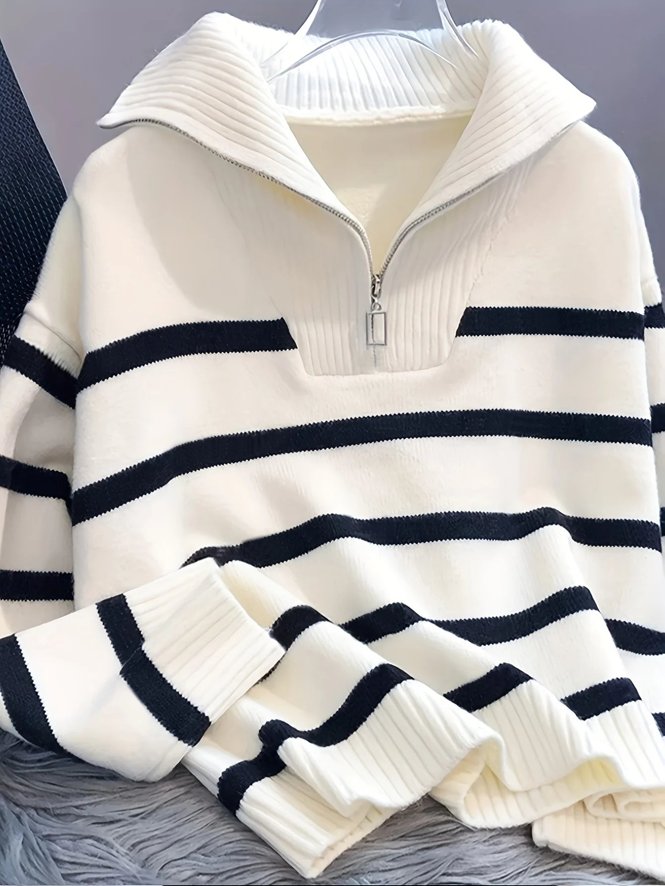 Autumn and Winter New Fashion Woman Sweater Thickened Zipper Striped Undershirt Short Pullover Top Women's Clothing