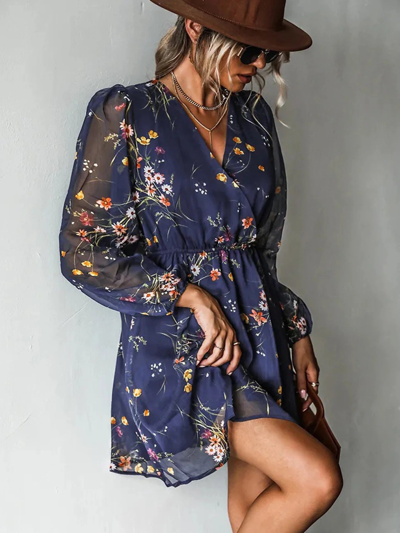New Women's Floral Printed Chiffon V-Neck Mini Dress, Comfortable Fit, Suitable for Summer Vacation and Daily Wear