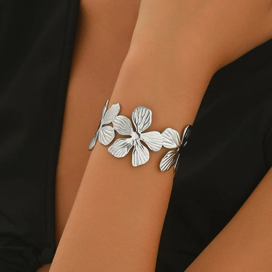 Lxalry 18K Gold Plated Stainless Steel Floral Carved Mirror Bracelet Hypoallergenic Skin Safe Jewelry With Artisan Texture